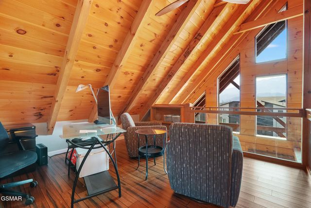 920 W Cedar Lane, Gatlinburg, TN 37738