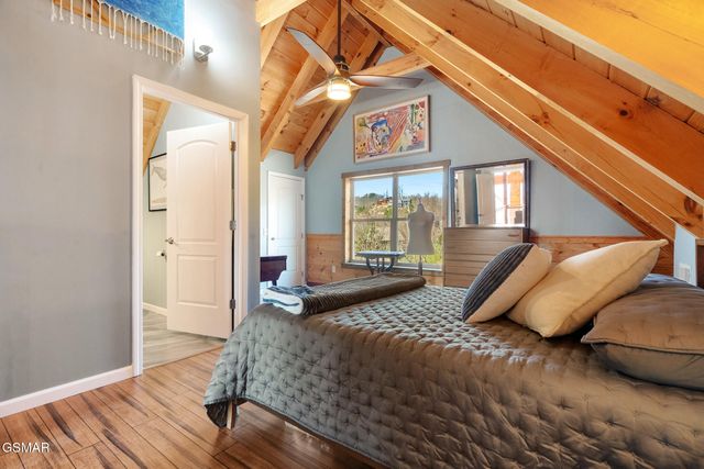 920 W Cedar Lane, Gatlinburg, TN 37738