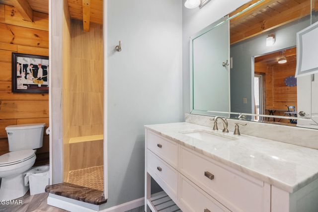 920 W Cedar Lane, Gatlinburg, TN 37738