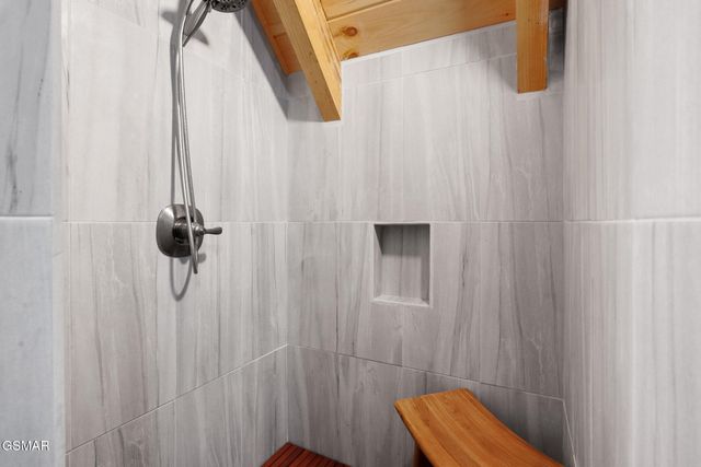 920 W Cedar Lane, Gatlinburg, TN 37738