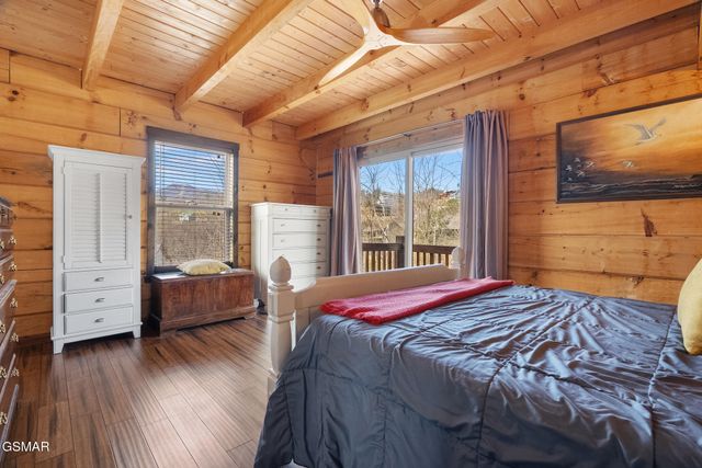 920 W Cedar Lane, Gatlinburg, TN 37738