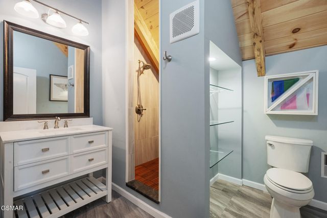 920 W Cedar Lane, Gatlinburg, TN 37738