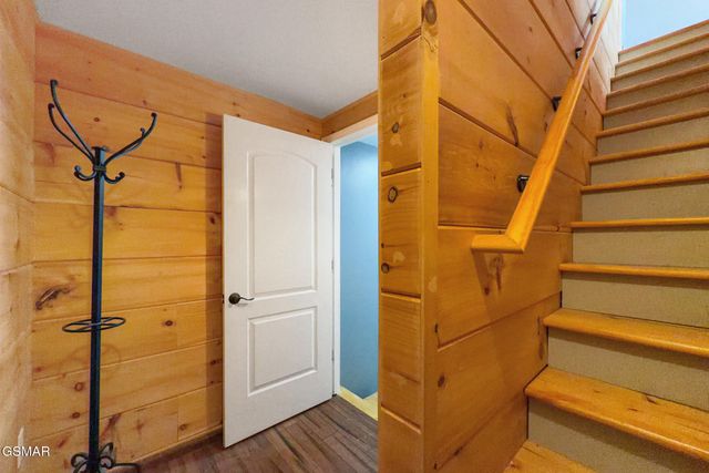 920 W Cedar Lane, Gatlinburg, TN 37738