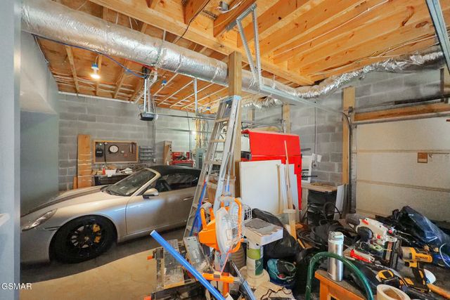 920 W Cedar Lane, Gatlinburg, TN 37738