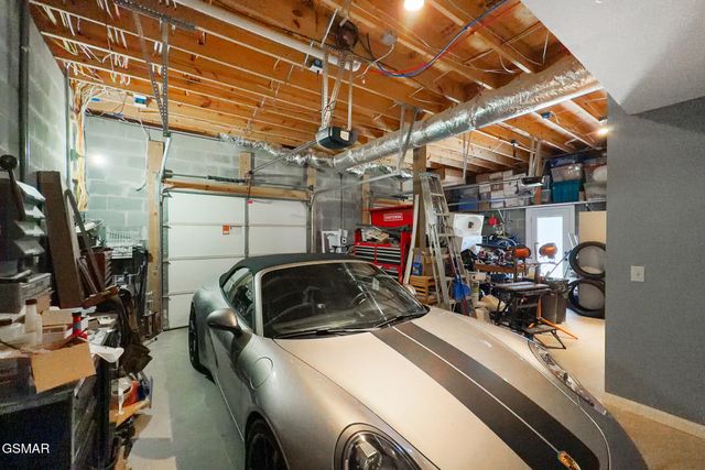 920 W Cedar Lane, Gatlinburg, TN 37738