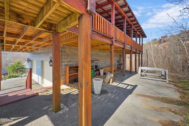 920 W Cedar Lane, Gatlinburg, TN 37738