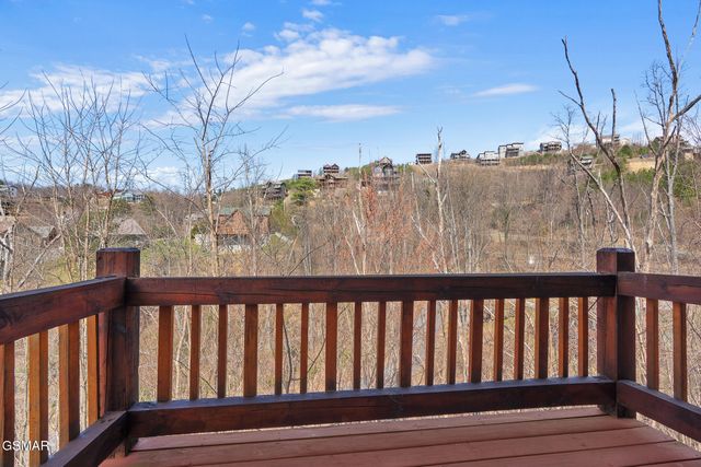 920 W Cedar Lane, Gatlinburg, TN 37738