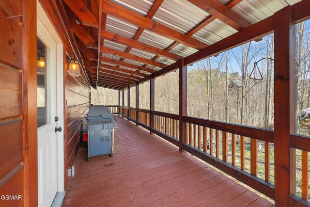 920 W Cedar Lane, Gatlinburg, TN 37738