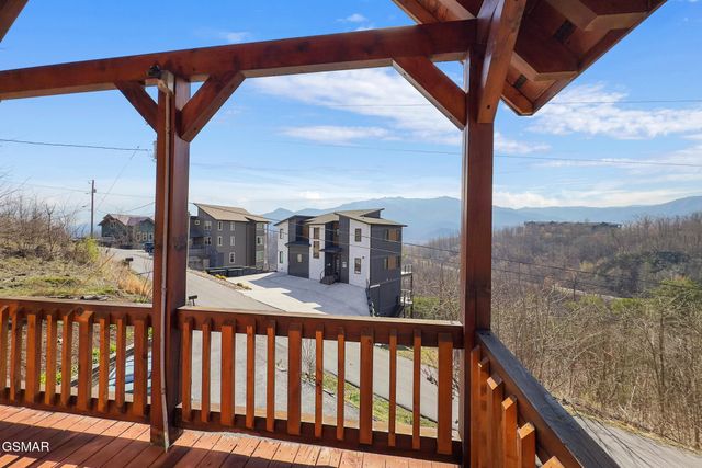 920 W Cedar Lane, Gatlinburg, TN 37738