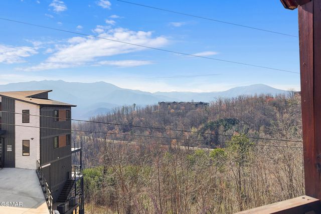 920 W Cedar Lane, Gatlinburg, TN 37738