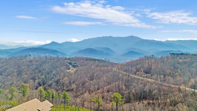 920 W Cedar Lane, Gatlinburg, TN 37738