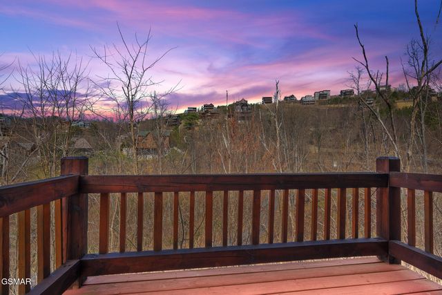 920 W Cedar Lane, Gatlinburg, TN 37738