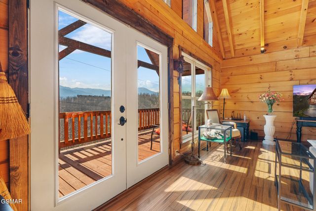 920 W Cedar Lane, Gatlinburg, TN 37738