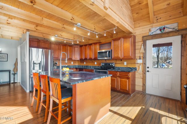 920 W Cedar Lane, Gatlinburg, TN 37738