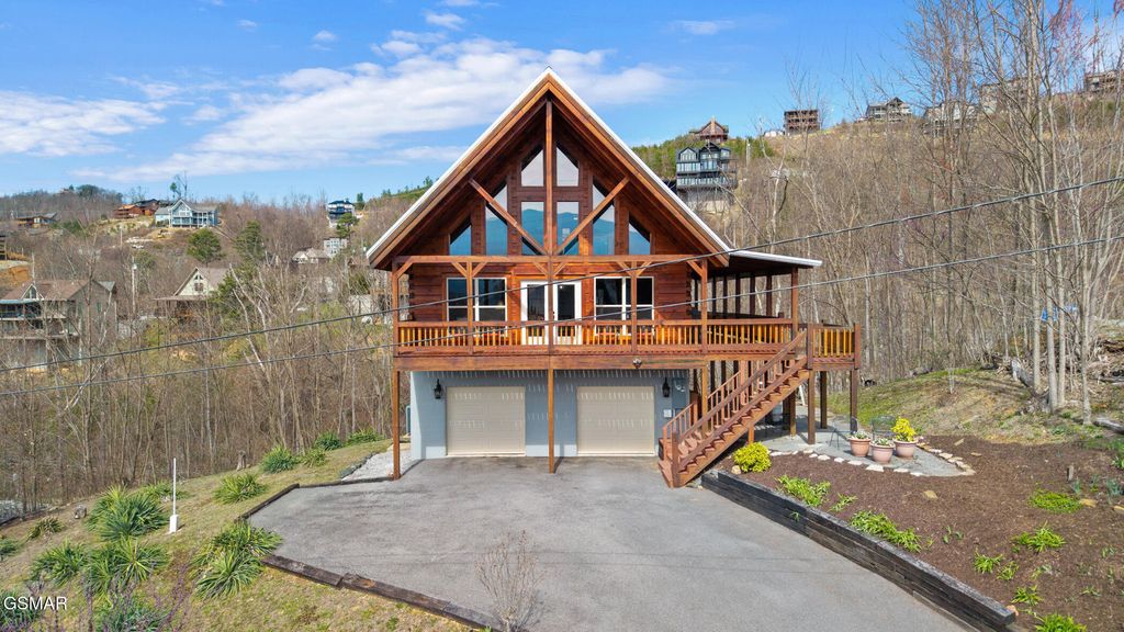 920 W Cedar Lane, Gatlinburg, TN 37738