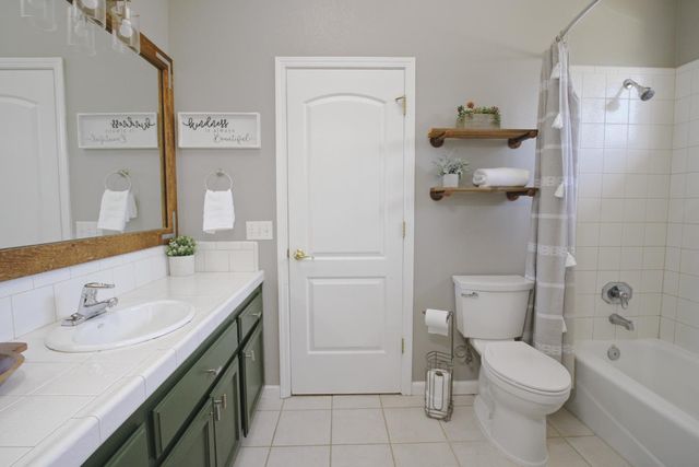 2848 Gayle Ln, Auburn, CA 95602