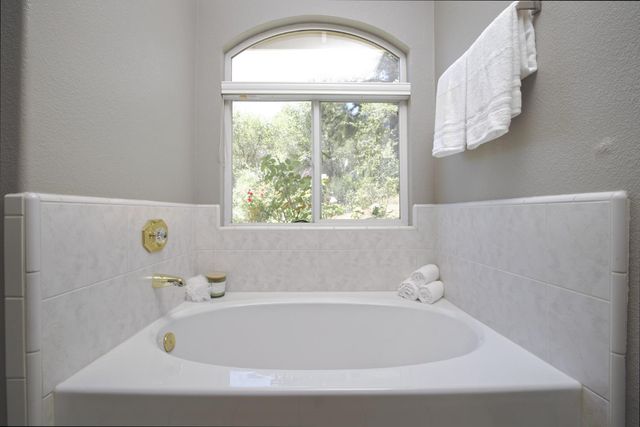 2848 Gayle Ln, Auburn, CA 95602