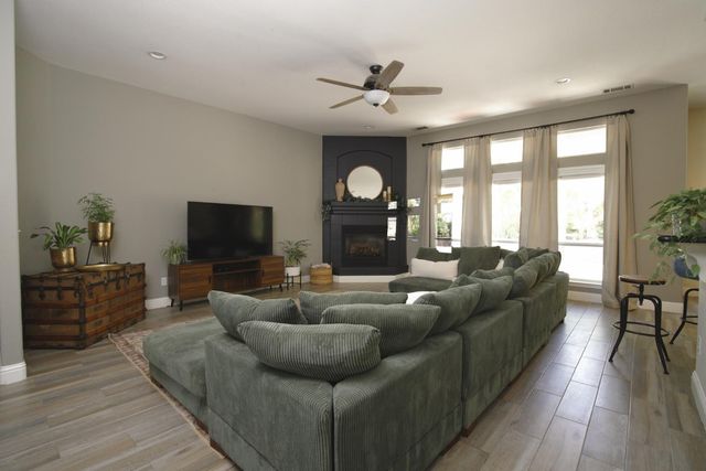 2848 Gayle Ln, Auburn, CA 95602
