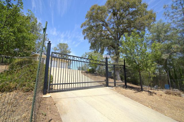 2848 Gayle Ln, Auburn, CA 95602