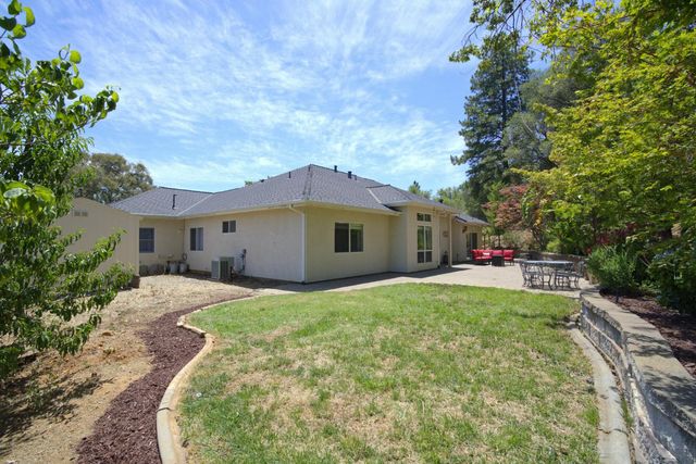 2848 Gayle Ln, Auburn, CA 95602
