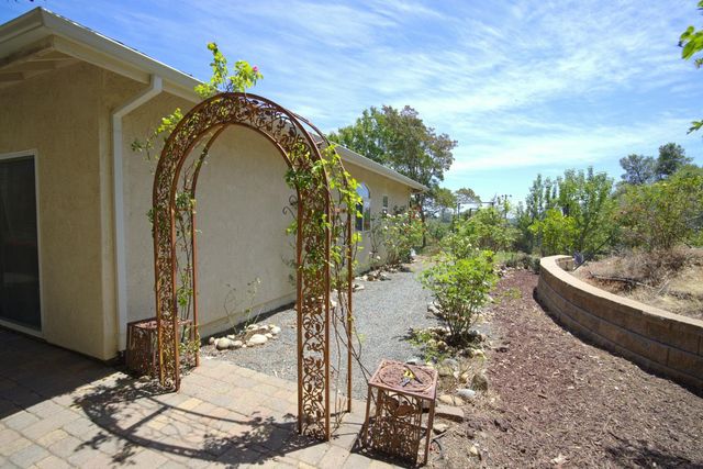 2848 Gayle Ln, Auburn, CA 95602