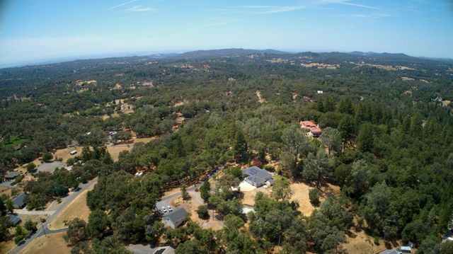 2848 Gayle Ln, Auburn, CA 95602