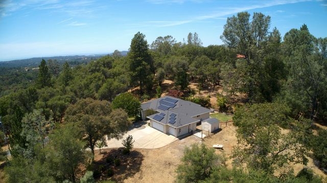 2848 Gayle Ln, Auburn, CA 95602