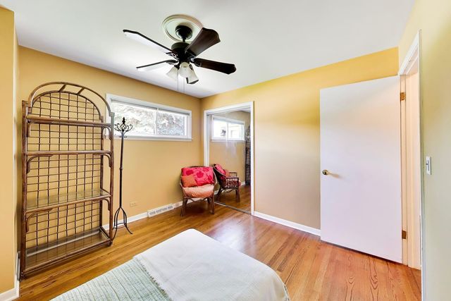 1081 Willson Drive, Des Plaines, IL 60016