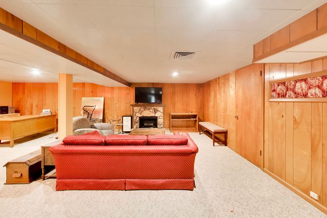 1081 Willson Drive, Des Plaines, IL 60016
