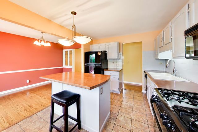 1081 Willson Drive, Des Plaines, IL 60016