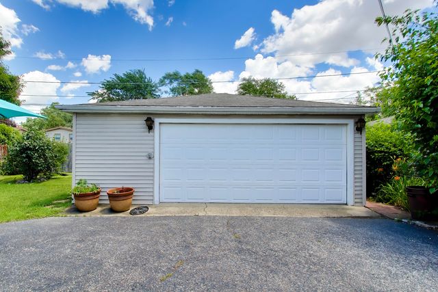1081 Willson Drive, Des Plaines, IL 60016