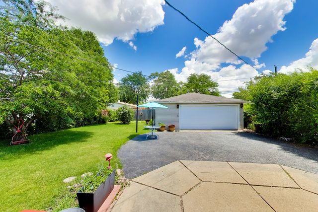 1081 Willson Drive, Des Plaines, IL 60016