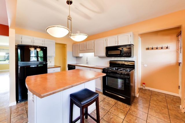 1081 Willson Drive, Des Plaines, IL 60016