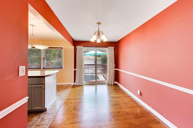 1081 Willson Drive, Des Plaines, IL 60016