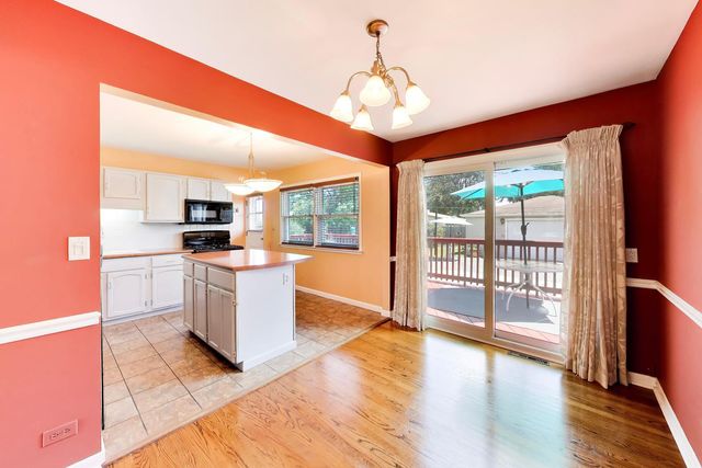1081 Willson Drive, Des Plaines, IL 60016