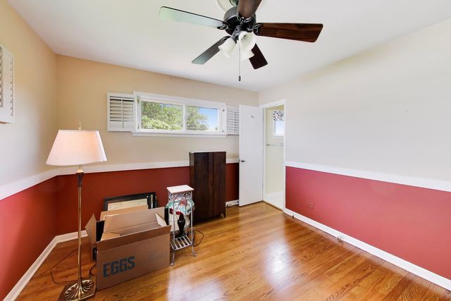 1081 Willson Drive, Des Plaines, IL 60016