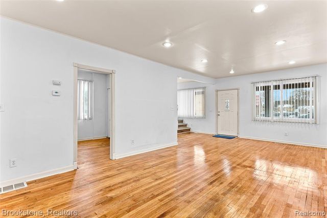 7645 Fisher Avenue, Warren, MI 48091