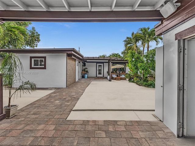 310 SW 65th Ave, Miami, FL 33144