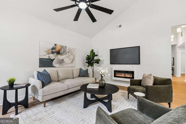 882 Tanner Drive, Scottdale, GA 30079