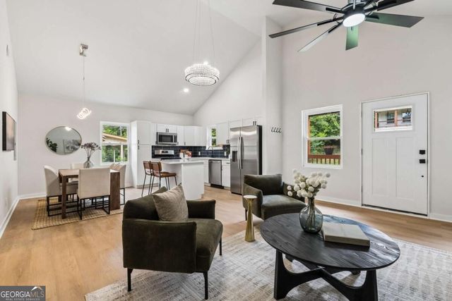 882 Tanner Drive, Scottdale, GA 30079