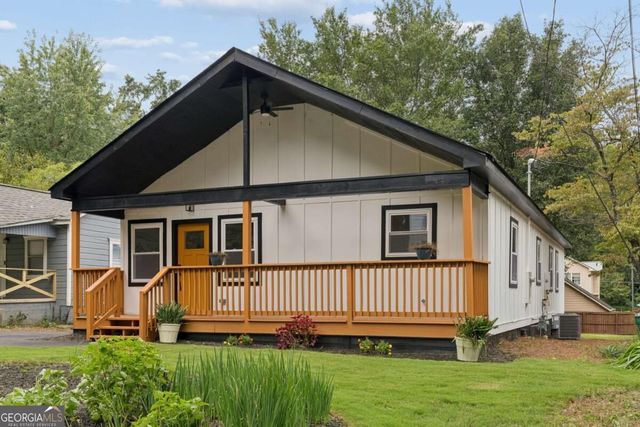 882 Tanner Drive, Scottdale, GA 30079
