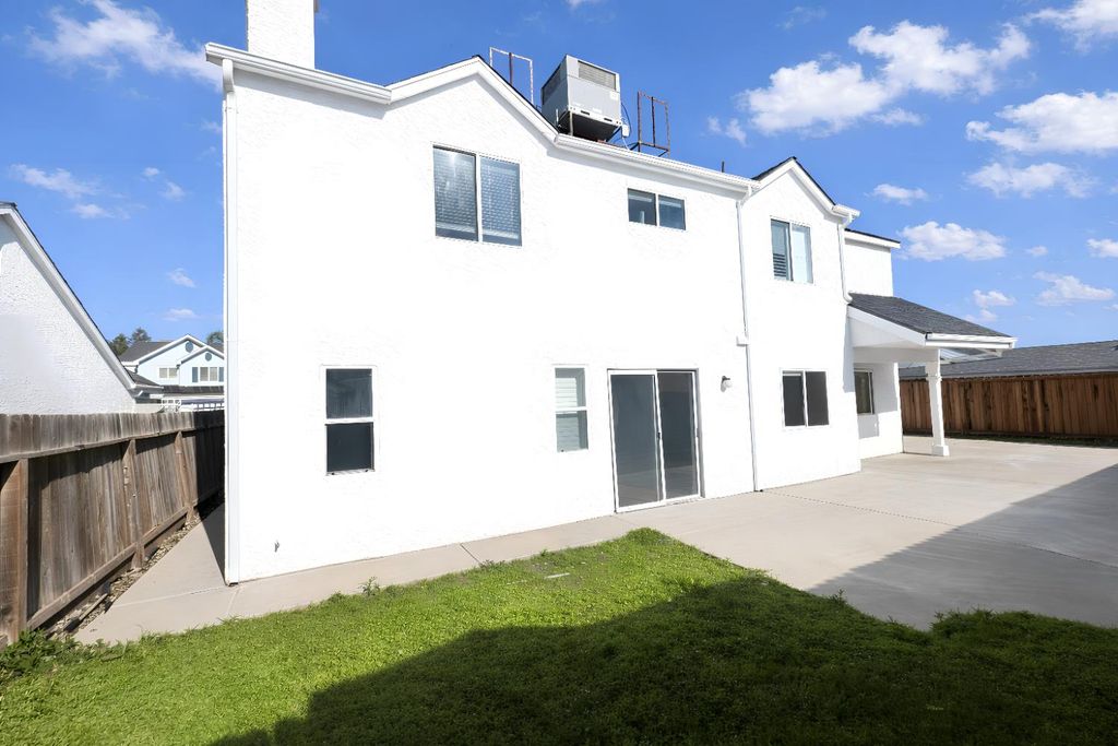 Image 15 of property listing at 1815 E Frederick Avenue, Fresno, CA 93720