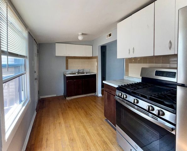 2531 N Tripp Avenue 6R, Chicago, IL 60639
