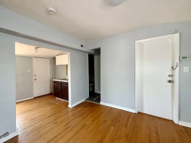 2531 N Tripp Avenue 6R, Chicago, IL 60639