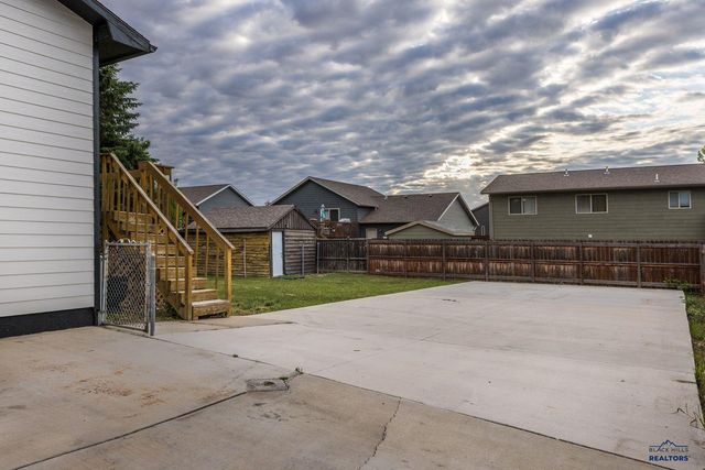 2612 PLATEAU LN, Rapid City, SD 57703