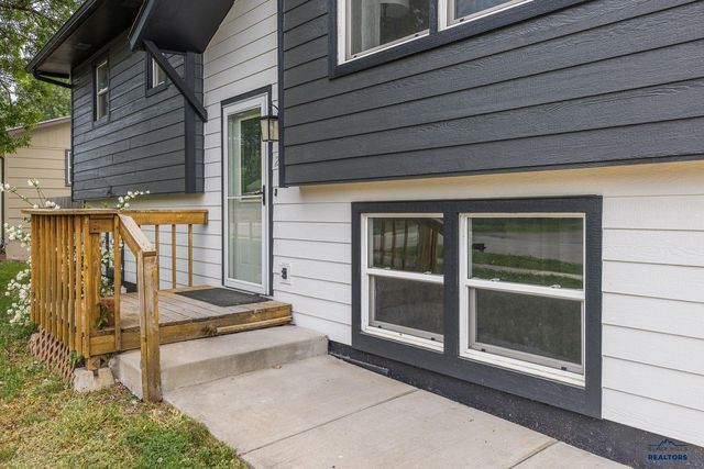 2612 PLATEAU LN, Rapid City, SD 57703