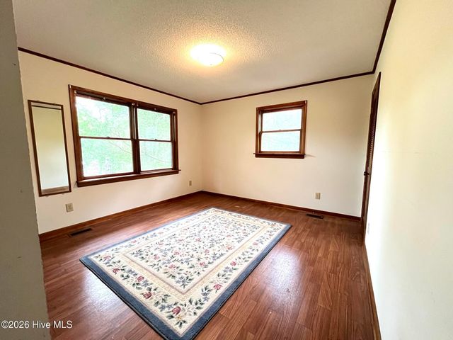 136 NE 21st Street, Oak Island, NC 28465