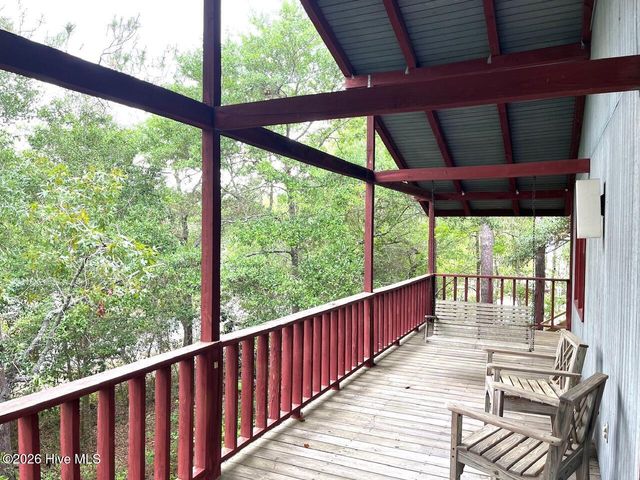 136 NE 21st Street, Oak Island, NC 28465