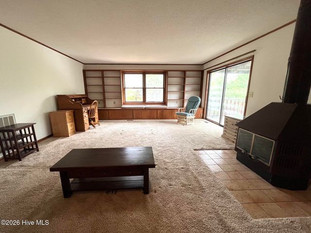 136 NE 21st Street, Oak Island, NC 28465