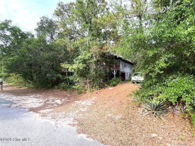 136 NE 21st Street, Oak Island, NC 28465